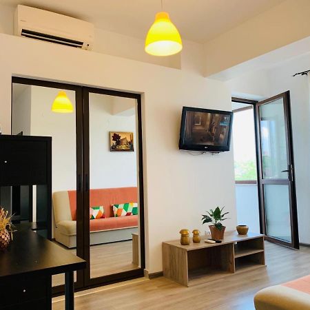 Renting Solutions Palas 雅西 外观 照片