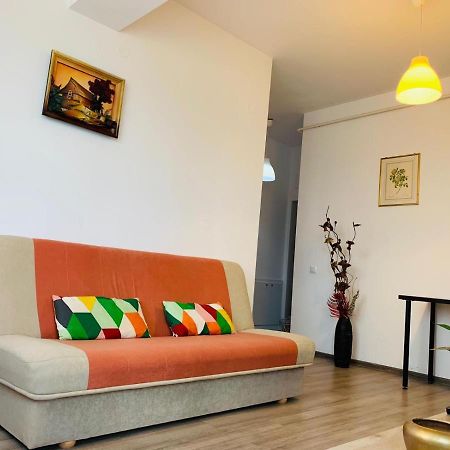 Renting Solutions Palas 雅西 外观 照片